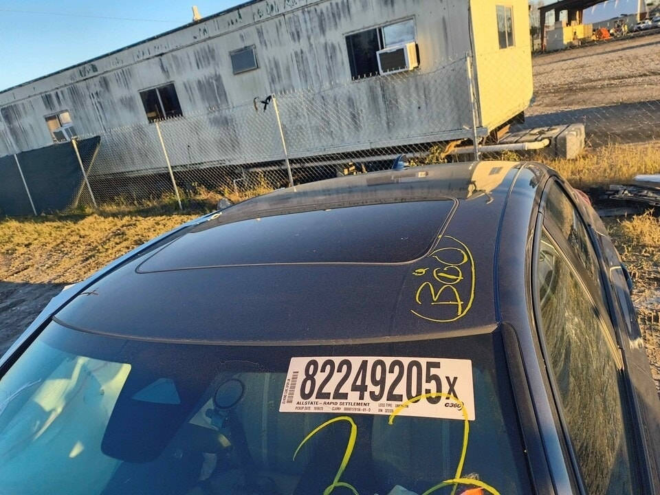 السلام عليكم 
للبيع هوندا سيفك موديل 25 هايبرد 
السيارة موجودة بالحرة 
سعرها بالحرة 120 وبيها مجال بسيط 
للاستفسار الاتصال على الارقام التالية 
***********
***********
***********
او زيارة شركة الناجح فرع العامرية
العامرية شارع المنظمة مجاور مطعم راعي الحلال
