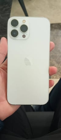 إيفون 13 برو ماكس لون أبيض، جهاز كل شيء مابي نور مال هوه ما يعبر تك شر...