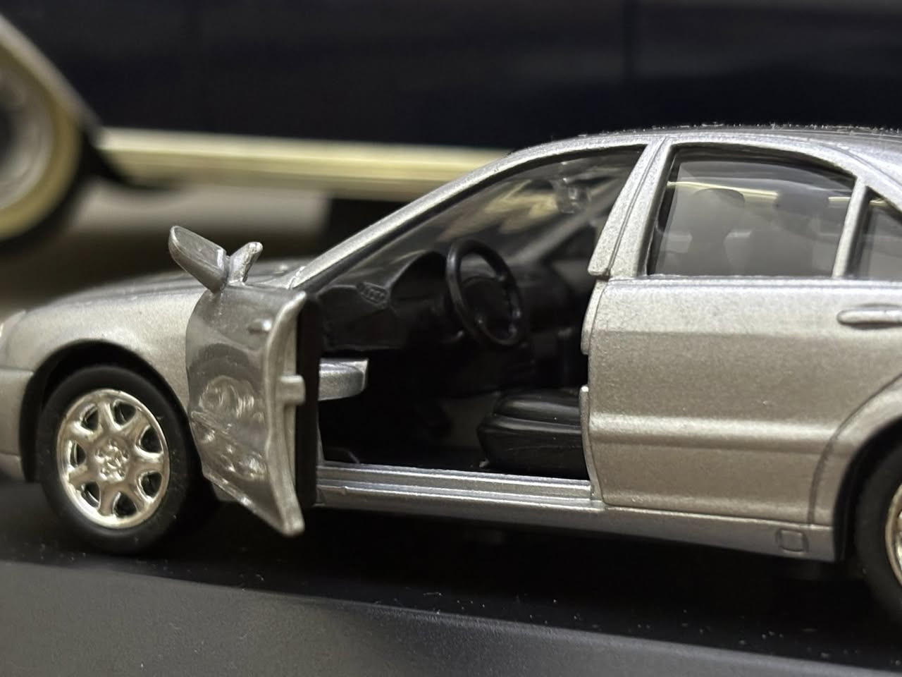 Mercedes-Benz W220
الملقبة ام عيون 👀

1:43

السعر 22 الف 

للحجز على الخاص او على الرقم ***********
