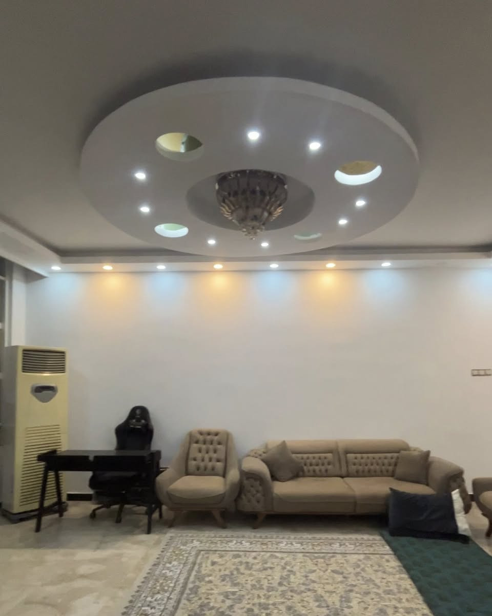 بيت للبيع في سامراء – حي الإفراز 🏠
📍 خلف صيدلية هديل مطر
📐 المساحة: 250 متر
🛣 عرض الشارع: 15 متر

🔹 تفاصيل البيت:

 • 🛏 4 غرف نوم
 • 🚿 4 حمامات
 • 🛋 استقبال
 • 🏠 صالة واسعة
 • 🍽 مطبخ
 • 🚗 كراج واسع

✨ موقع مميز وقريب من جميع الخدمات
✨ مناسب للسكن العائلي

📞 للاستفسار:
***********
***********
