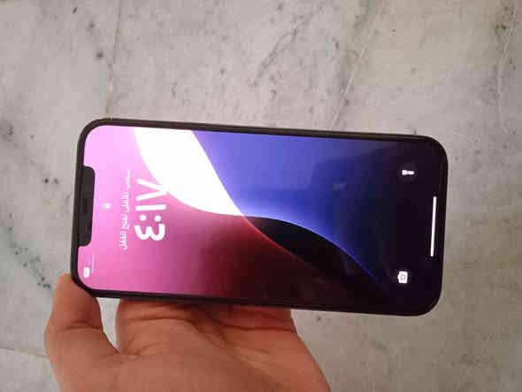 ايفون 12 برو ماكس 
بطاريه 80 ذاكره 256 
بي فطر بالكلاسه مال شاشه وما مبين اصلا 
وبي فطر بالضهر 
جهاز على كد الاتصالات والتصوير مستخدمه 
سعر 350 بي مجال شي بسيط 
والي ما عجبه السعر يحصل اغاته وارخص منه 
مكاني بغداد كرخ
متواجد واتساب واتصال 
***********
