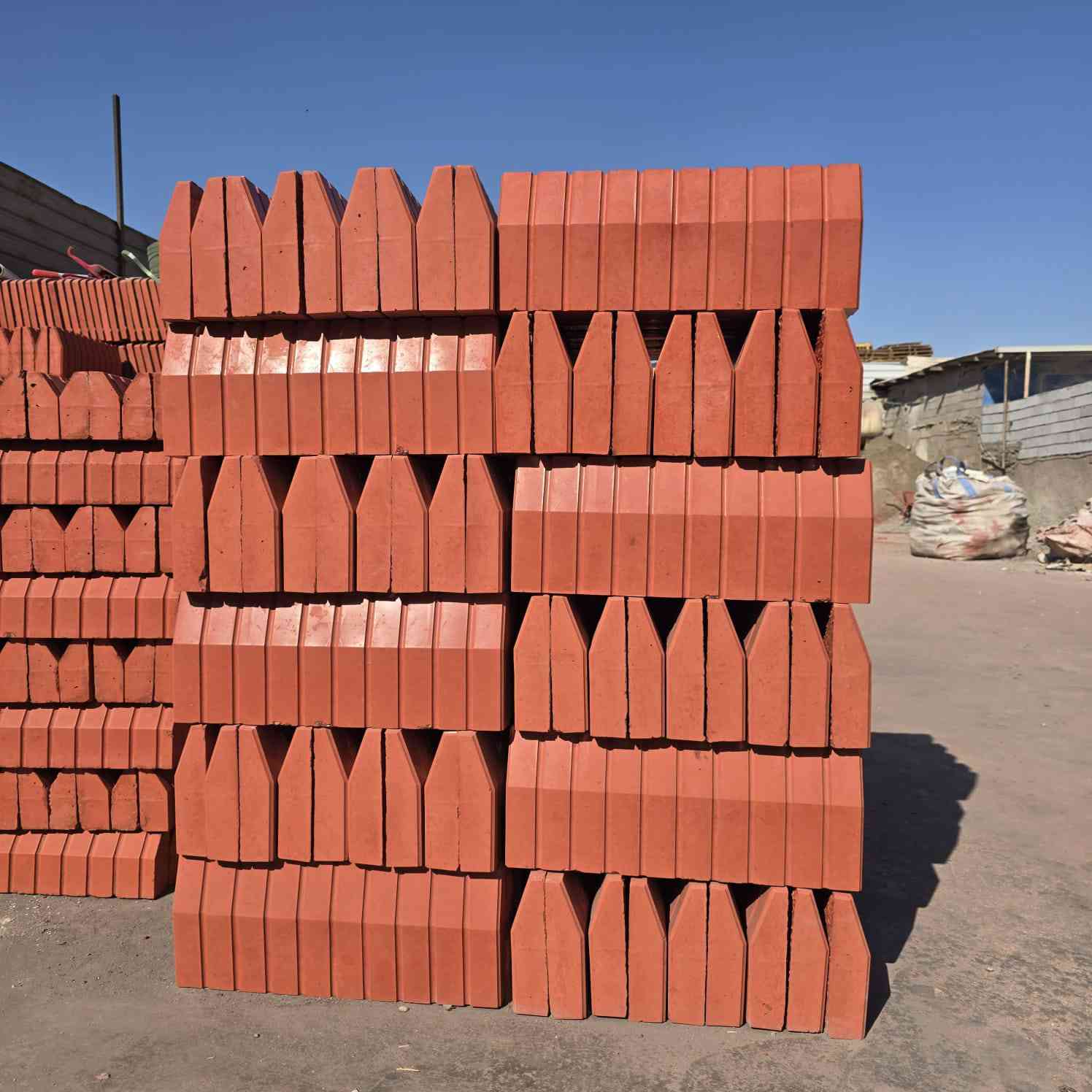 ياالله يتوفر الدينه انواع لاينات الحدائق العامة والحجر الحدايق بكل انواعه كل ما يخص الحداق 
مستعدين تجهيزات كافته المحفضات العراق
العنوان بغداد حي النصر
واتساب 
***********
