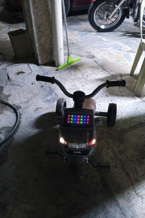 بغداد زينة 710 خلف ثانوية الريحاني ويا أغاني وضواياتاطفال بس ناقصة كشن