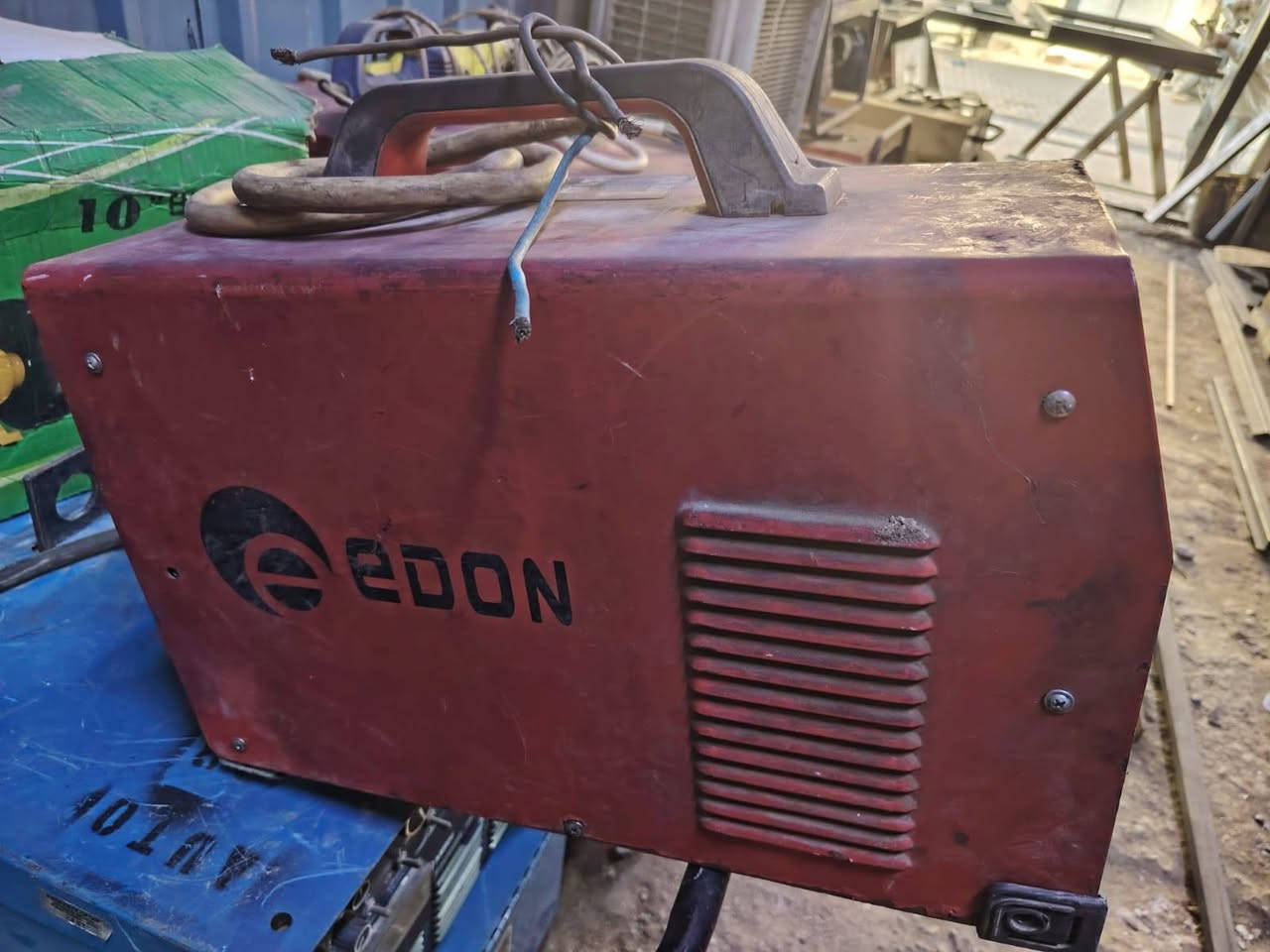 السلام عليكم
ماكنة لحام ايدون ٤٠٠ أنبير أثري فيز السعر ١٧٥ ألف 

ماكنة لحام لورينزو هولندي ملف نحاس جديدة السعر ٨٠ ألف 

مكص بليت السعر ٥٠ ألف 

كوسرات طيارية عدد ٢ سعر الوحدة ٤٥ ألف 

كوسرة ثابتة الحجم الكبير صيني موسسة بلادي ثري فيز السعر ١٧٥ ألف 

دريل شحن مع بطارايت عدد ٢ وشاحنة السعر ٢٥ ألف
دريل كهرباء طوبه ١٣ ملم السعر ٢٠ ألف 
دريل كسار السعر ٩٠ الف 

مكاني بغداد شارع الكفاح 

***********
