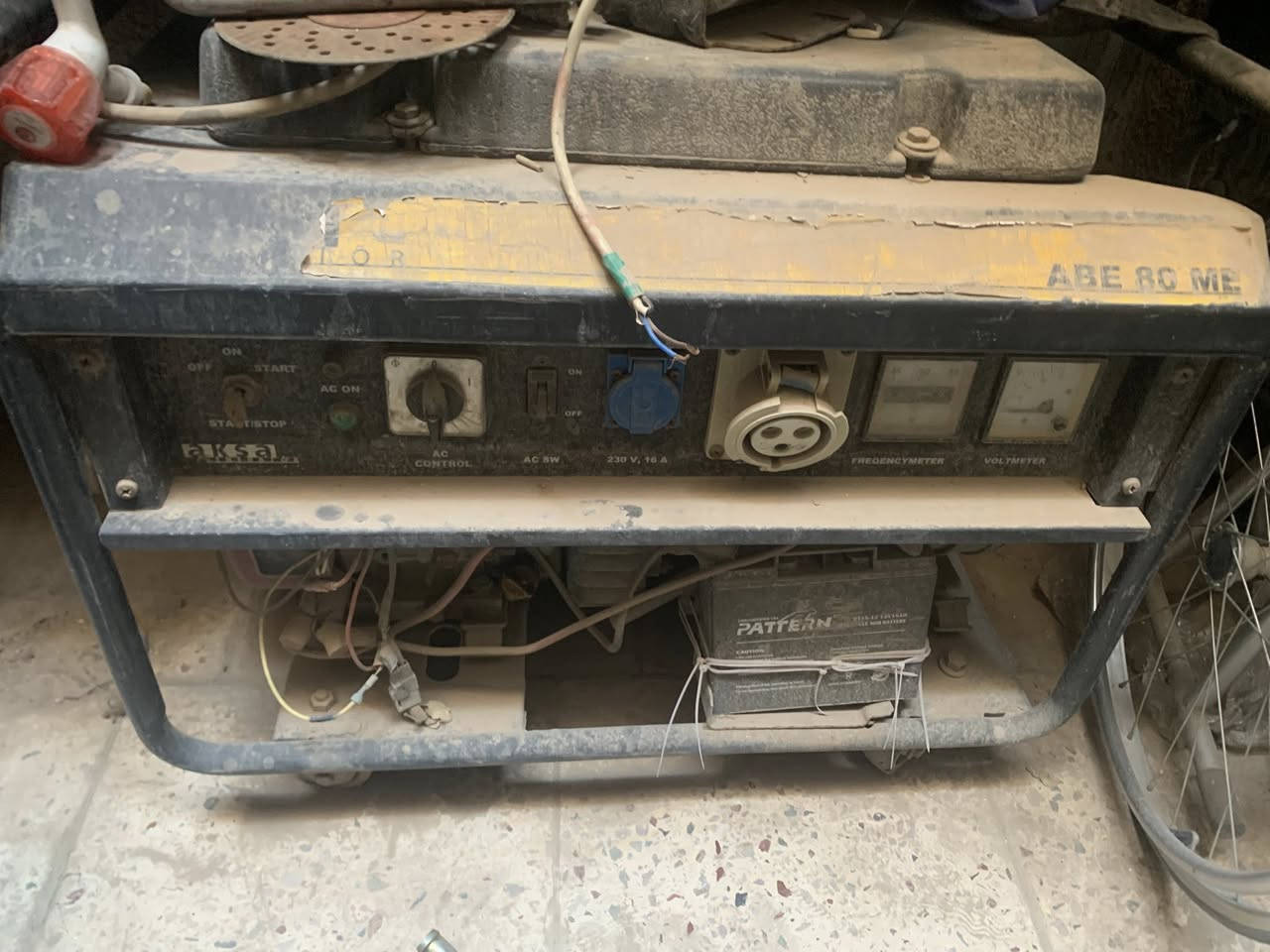 السلام عليكم
مولدشركة الاقصى ياباني اصليk8
جديده ع وضع الشركه ممفتوح لامحرك ولاراس التوليد
24امبير كلش جديده نقصها بس باتري 
مكاني بغداد الكرخ السعر650
وانساب ***********
