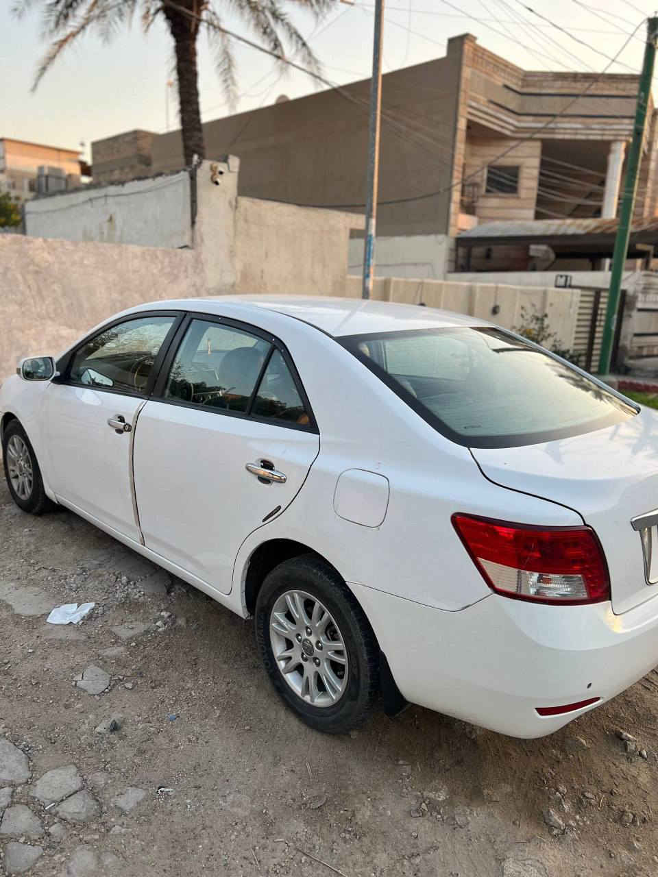 � للبيع: سايبا أريو 2019 🚗

🔹 الموديل: 2019
🔹 الممشى:139٫000 كم (حقيقي)
🔹 المحرك: 1600 VVT
🔹 القير: أوتوماتيك + عادي (5 سرعات)

✨ مواصفات السيارة:
✔️ تدفئة وتبريد بحالة ممتازة ❄️🔥
✔️ اقتصادية جداً بالوقود (بدون دوانز)
✔️ حماوة 4 حبايات صيف وشتاء ثابتة
 (باستثناء الأمور الموضحة بالصور)

📌 ملاحظات:
السياره بيه كازكيت تنزل من سعر  السياره

💰 السعر: 70 $ للتفاوض (بيه مجال)

📍 الموقع: بغداد السيديه

📞 للتواصل: ***********
📱 اتصال أو واتساب متوفر بغداد, العراق
