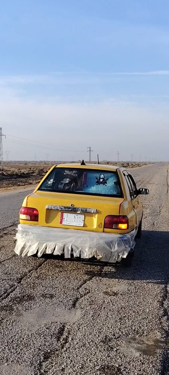 سلام عليكم سايبه للبيع موديل 15 سنويه جديدة 29 مصفره سيارة نضيفه ما مال شغل ما عوزه برغي ***********
