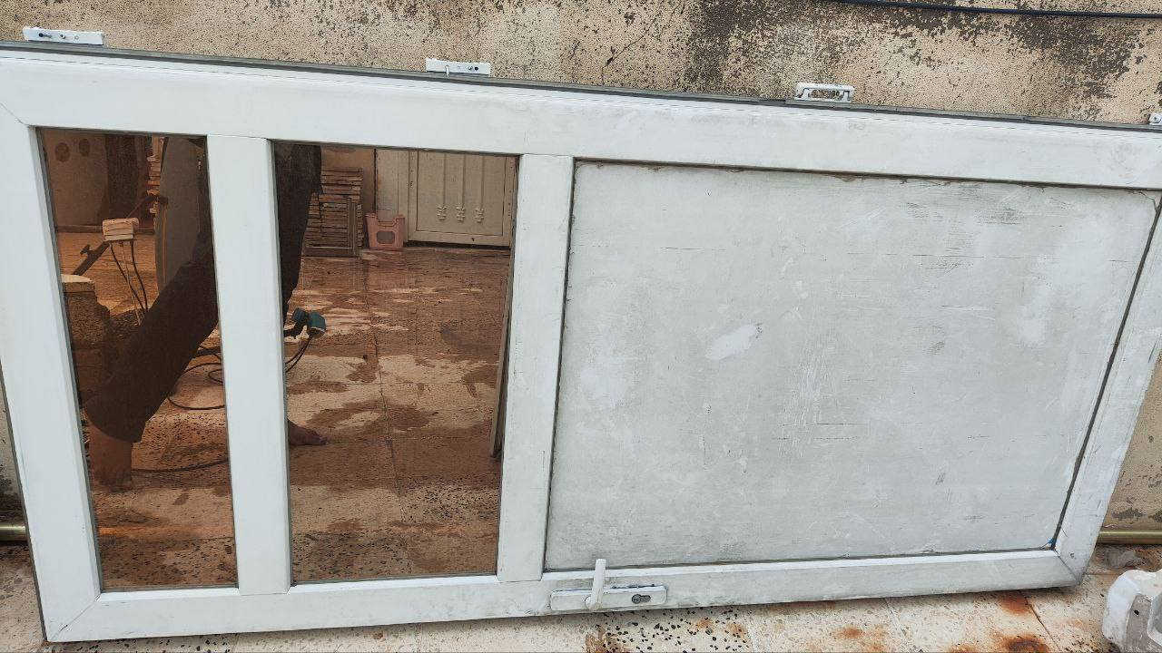 للبيع 

باب بلاستك جديد 
للتواصل واتساب ***********
$60 الواحد
