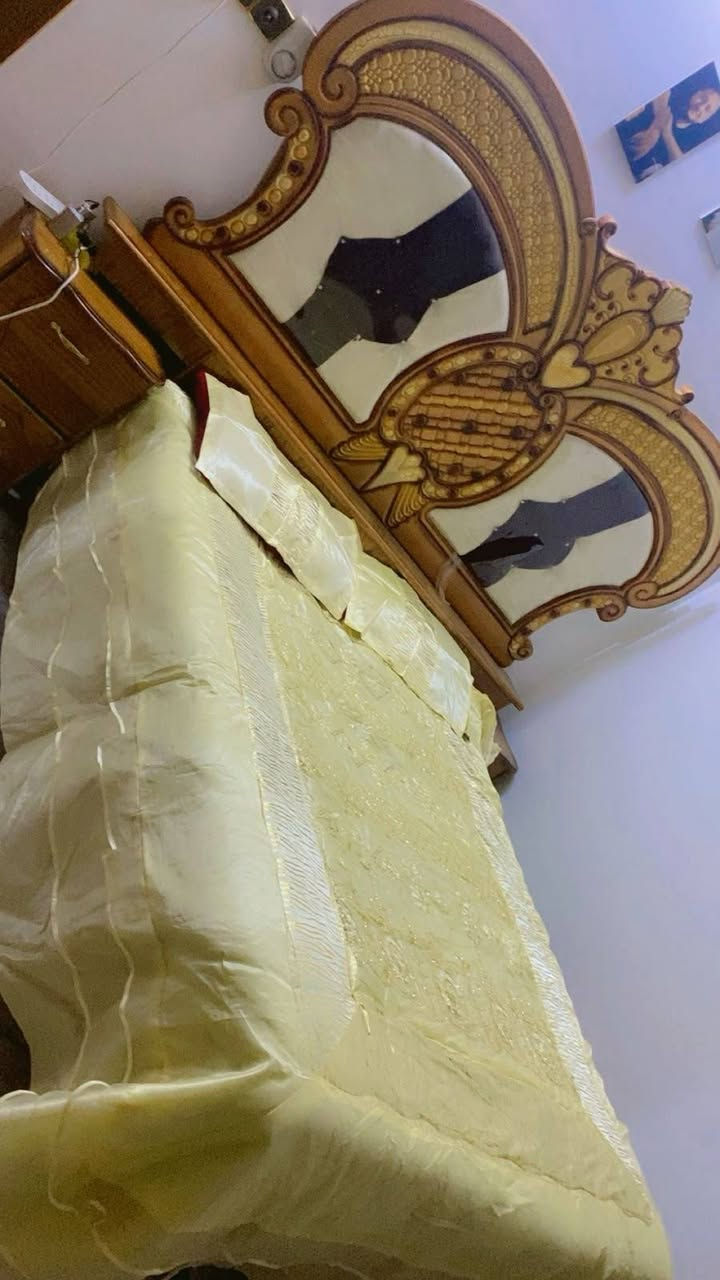 سلام عليكم لبيع غرفه 9 قطع 
سعر مليون وبيه مجال ستفسار عل خط
‏‪***********‬‏
