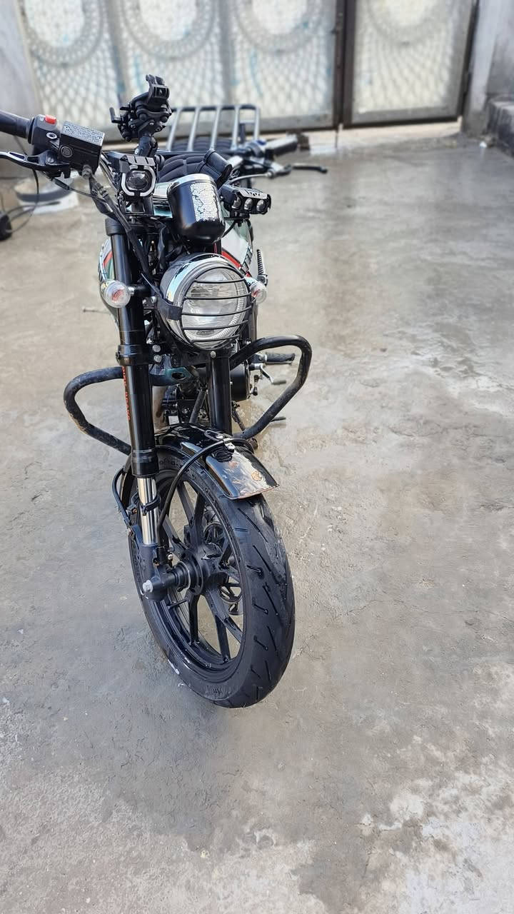 سلام عليكم شباب دراجه دايون لاتي موديل 23 دراجه كفاله استعمال شخصي دراجه جاهزه رقم بغداد تحويل ثاني يوم 
سعر 2600 وبيها مجال 
تصال *********** مكاني بغداد
