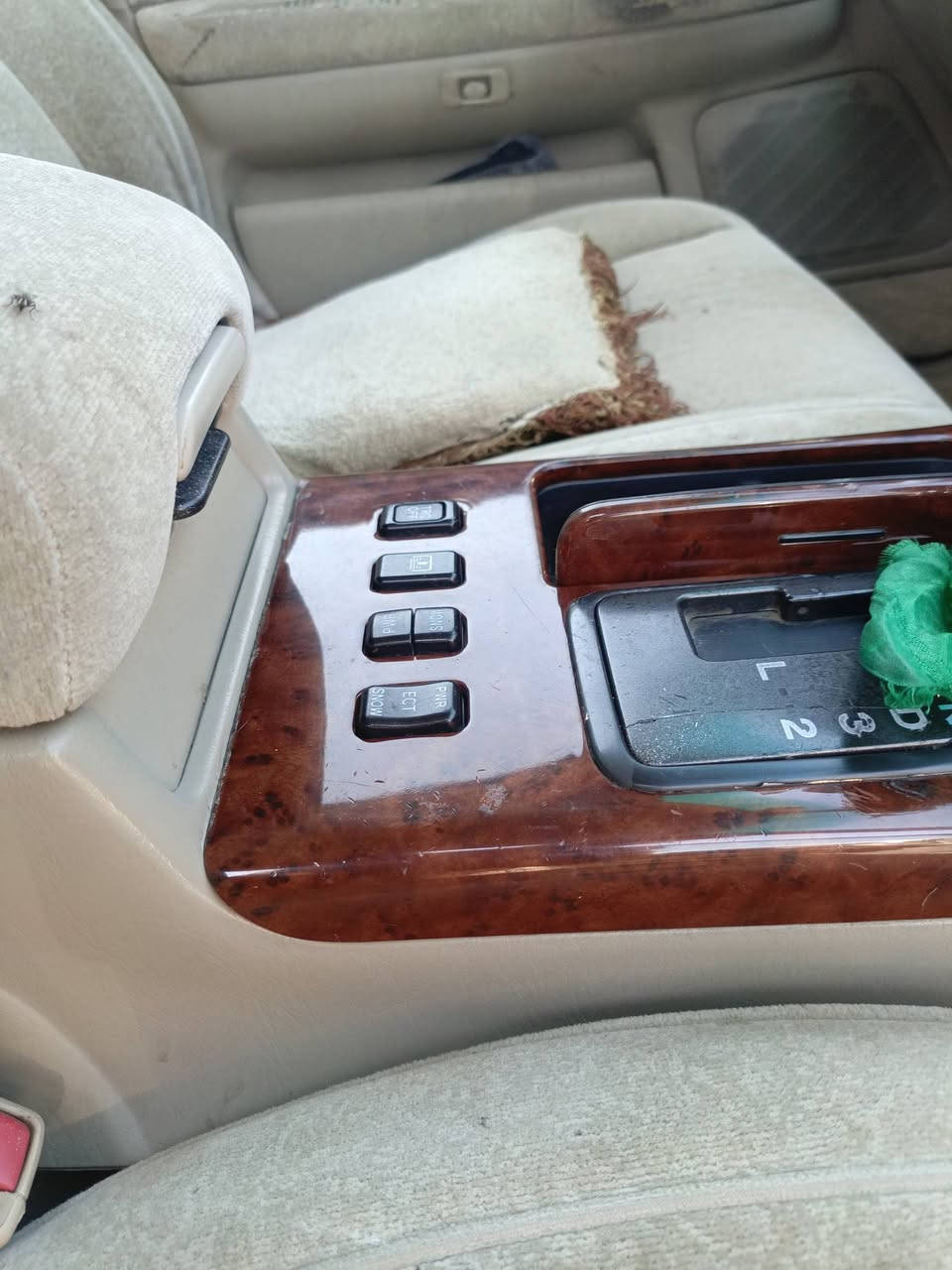 ملكة للبيع 
مكفولة من الكص (عدلة) شرط السونار 
كير محرك شرط الفحص 
تخم تاير جديد تبريد ثلج 
ويل كب نجمة 
سيارة كرستال أصل اربع دكم
محرك ديفور الكبير
ستيرن كهربائي 
بردة خلفية 
حدادية شرط الفحص 
السعر 90وببة مجال 
بيه استمارة الحجز كبل للتسجيل
 مكان السيارة ناصريه 
واتساب ***********
وكالة من ابو السنوية
