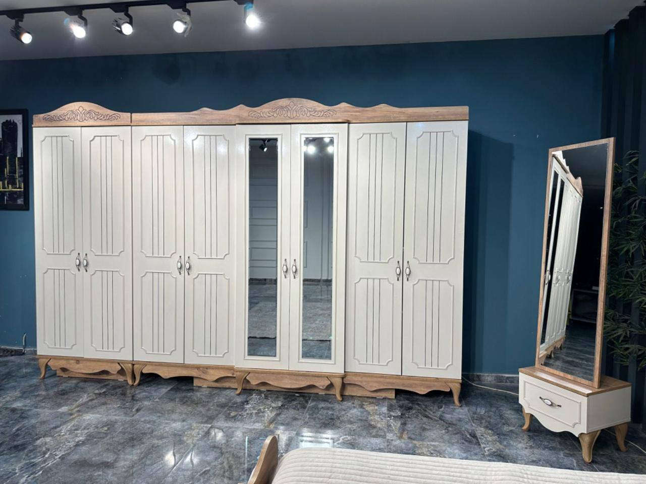 اهلاً وسهلاً بكم زبائننا ✨
تقدم لكم مجموعه الزيادي للااثاث التركي

* تم تفريغ موديل هوليا *
  
💫متكون من 9 قطع
💫كنتور مع ملحق طول 345  
💫سرير مخزن 
💫ميز تواليت 
💫كومدي عدد2
💫مراية 
💫طابورية 
💫درور 
💫ظهر بلوك
💫ملاحظة  برغي و چوي حديد  

⚠️ ملاحظة: البيع بالنقد فقط 🚫

📲 راسلنا الأن وأحصل على كافة التفاصيل - او شرفنا بالزيارة 📍 العنوان نجف جامعه وفاء
الاستفسار مراسله الصفحه او تصال📞
***********
