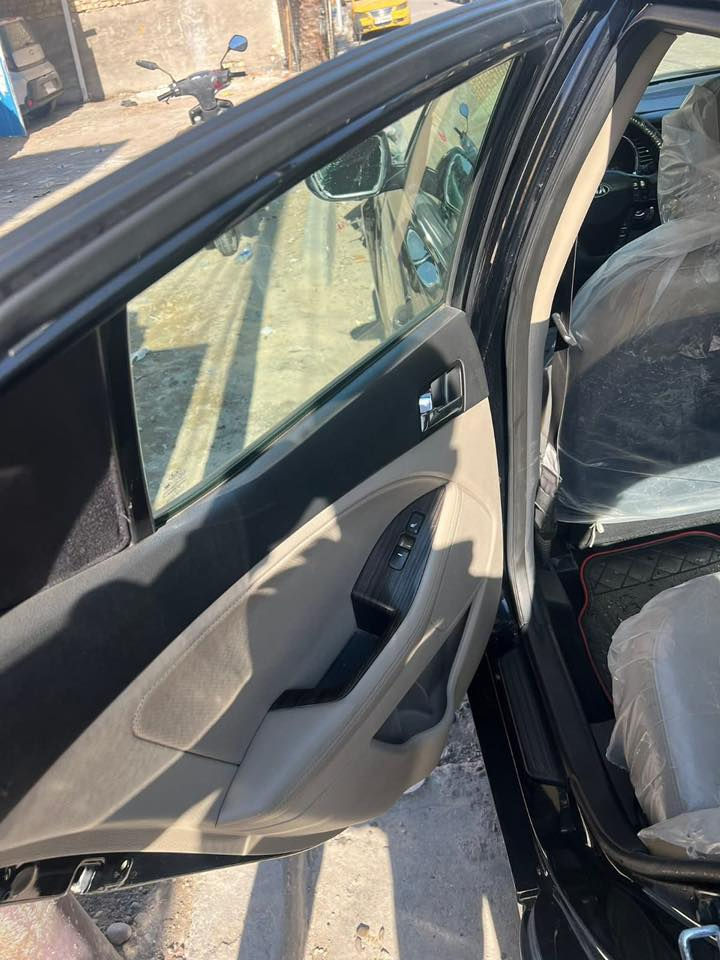 كيا .. اوبتما موديل 2013 .. 4 سلندر GDI فول مواصفات 
VIP
1.كشنات كهرباء 
2.تدفئه وتبريد بل كشنات 
3.تبريد قطعتين 
4.بانورما فتحتين 
5.مري شفط كهرباء 
6.كامره خلفيه
7.تشغيل بصمه 
8. بصمه ابواب السايق والي بصفه 
9. تدفئه استيرن 
10. نضام ايكو ومانع انزلاق 
دهن جديد مبدل والفيت بم كذالك جديد الوكاله بدلته وتايرات زوج الامامي جديد سياره خير من الله ومرتبه مال طالبه كليه 
سياره مصبوغه صفحه فقط صبغ بدون اي ضرر او ضربه سياره وارد امريكي تعتبر كلين لان بس دعاميه جانت فالته من طبت للعراق مثل ما موضح بل صوره مال سونار فقط صبغ بدون اي ضرر  رقم بغداد الجديد تحويل ثاني يوم 

تواصل واتساب ***********

سعر ١٢٠ وبيها مجال
