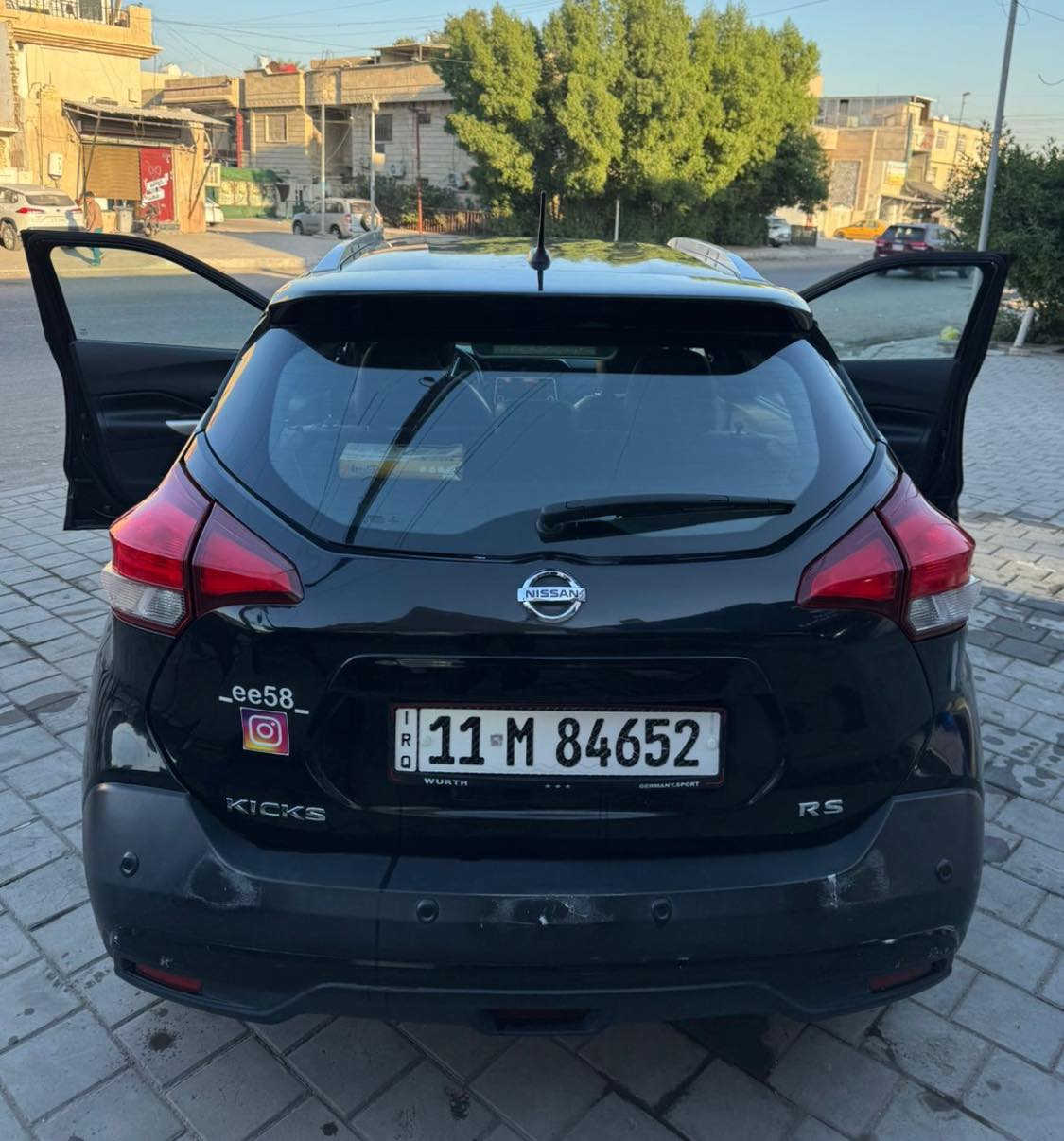 نيسان كيكس موديل 2020 فول من عده الفتحه مال الصقف 
السياره بأسمي وتحويل ثاني يوم  
وما بيه ايي نقص 
الموصفات بصمه تشغل عن بعد كامرات 360 درجه
وبعد هواي موصفات بيه 
ضرر حلو خلفي البجم كبس والسونر هم ناشره 
مكاني بغداد 
السعر رقم 1 رد تلقائي
رقم راعيها
***********
