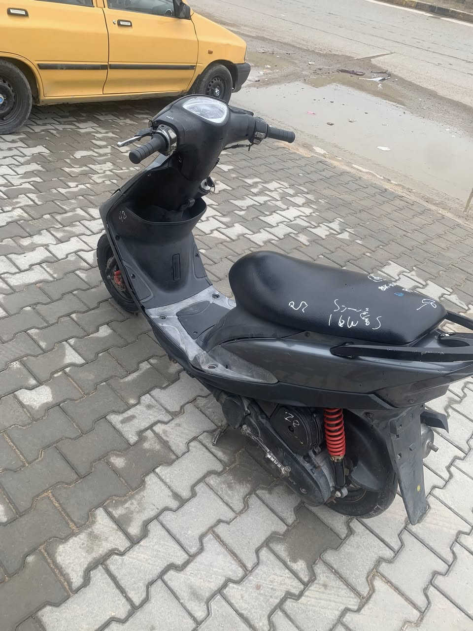 ماكس 120 عدله. صالهة شهرين نازله. رمبه مكينه برغي. ممفتوح بيهة سهله معدل. خير. من الله. كامله سلف هندر كهربائيات كلهة. كامله. الدراجه. ما بيهة اي نقص أوراق كامله.  السعر 575 بيهة. مجال حگ الجيه لاستفسار *********** مكاني بغداد الحسينية. مال راشديه
