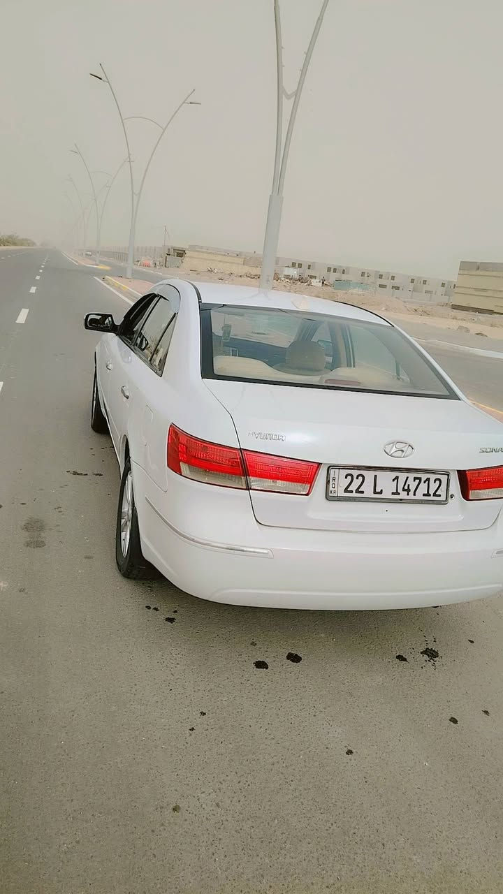 سلام عليكم سوناتا خليجي  للبيع موديل 2011 محرك 2400فول موصفات فتحه سقف شاير بلمري دواخل صاج كفاله السياره جديده باسمي ***********
