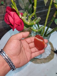 حجر يماني ينصاغ منه هواي محابس قبل اكثر من عشرة سنوات اخذناه ب ٢٠٠ اما...