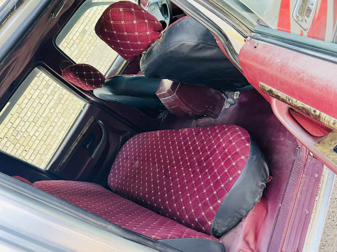 سلام عليكم. سياره البيع كنو مديل 2011 رقم بغداد. مشروع وطني إلى 30 ...  صبق حزام الجماليه.   مكينه وكير واكسن وشاصي خير من الله.  تخم تاير جديد كهربائيات شغاله.  صدر امامي وخلفي جديد ...دواخل حلوه...تحويل مباشر ...السعر 60وبيه مجال الطيبين... الاستفسار علا رقم الهاتف ‏‪***********‬‏ المكان بغداد حي طارق قرب بانزين خانه
