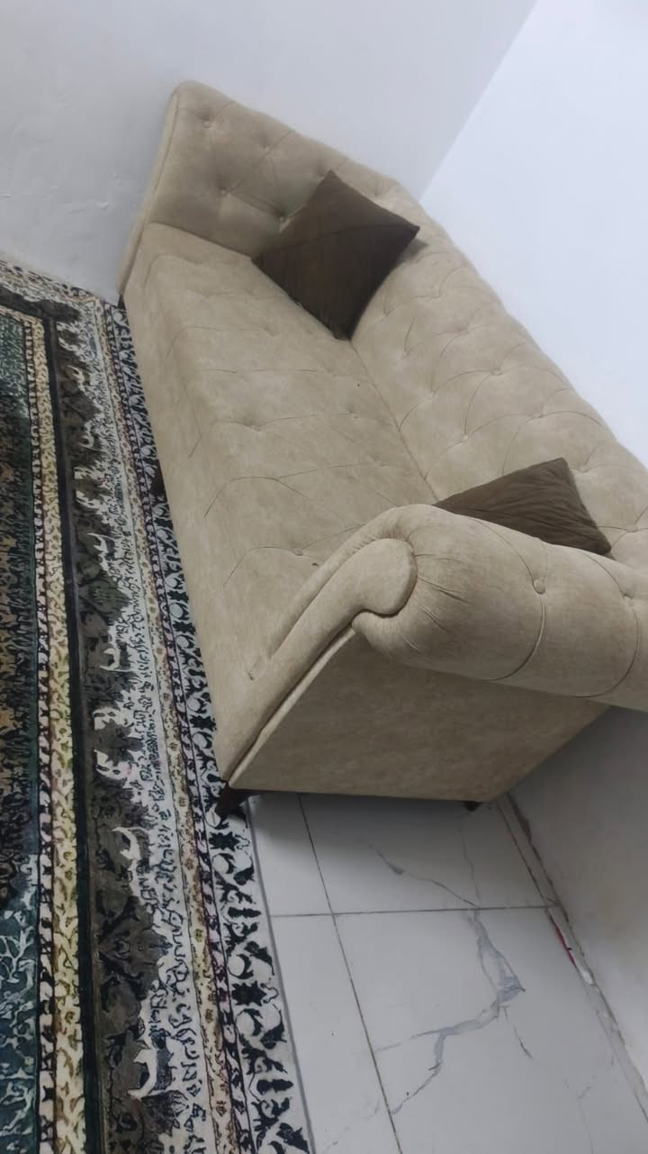 قنفات البيع شريط كل عيب مابيهان شريط ٢ كبير صغيره ١ ريد مروس مع ديون ٨ متر ٧ مهم نضيف موتعبان
هم البيع  
السعر قنفات ١٧٥ الف شري تصل على هذا الرقم ***********
