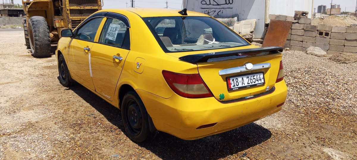السلام عليكم شباب سياره بي واي دي F3 موديل 2011 محرك مكفول وكير عادي المرغوب مكفوله من الضربة بيها صبغ حزام اثر جراد صدر جديد امامي خلفي دوشمه عامه كاعيه وكشنات سنويه 31 تحويل مباشرالسعر 48 وبيها مجال  رقم الهاتف ***********
