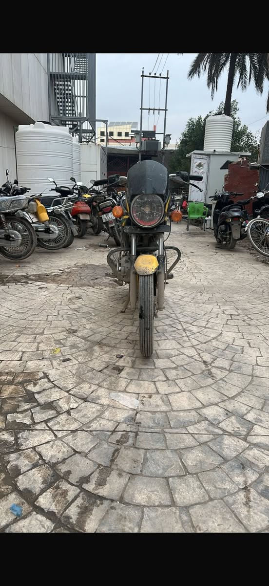 سلام عليكم دراجه بوكسر موديل عشرين
***********
