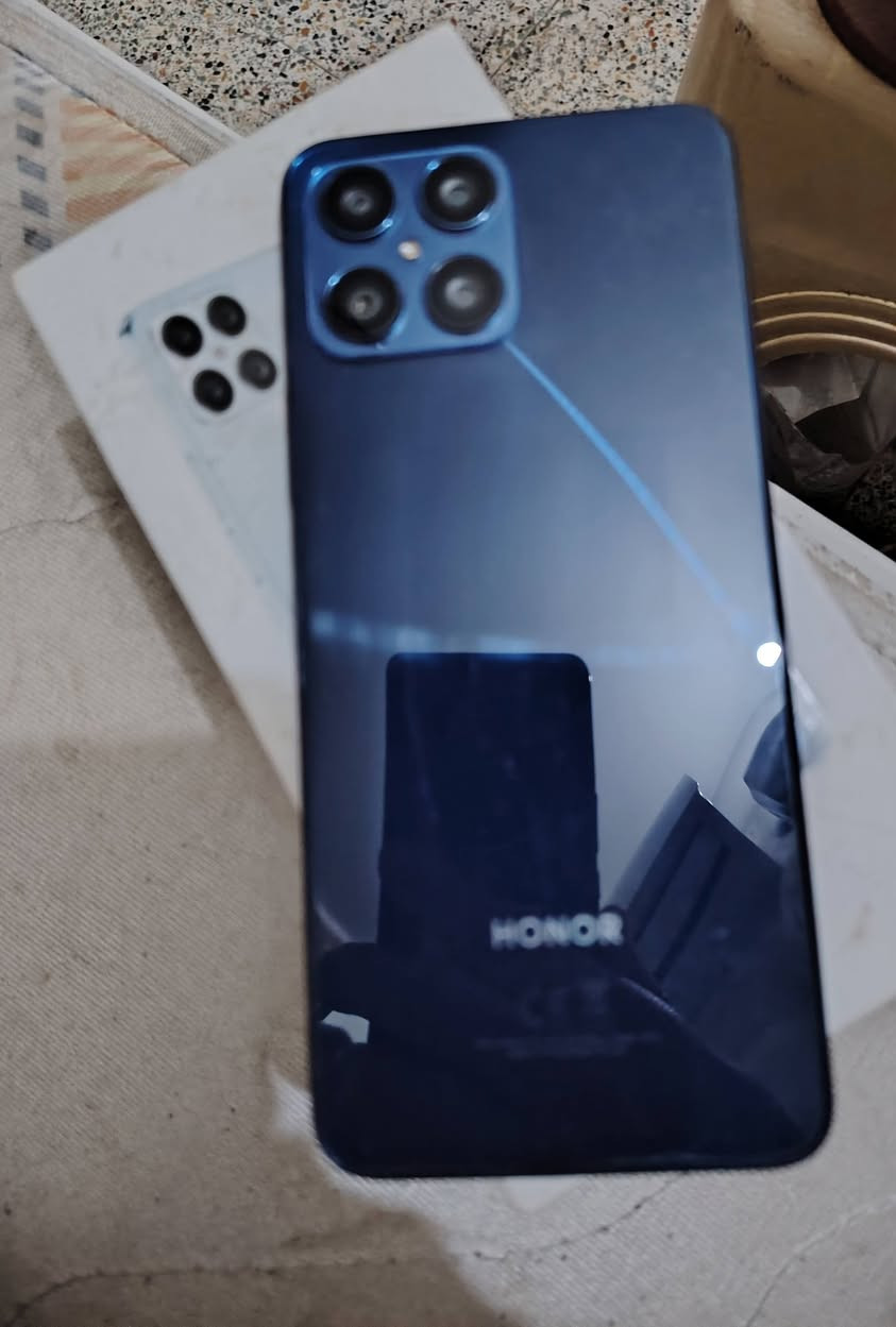 موبايل هونر x8 للبيع جهاز جدا نظيف ما بيه اي مشكلة
بسعر ١٠٠ الف وبي مجال
*********** بغداد حصرا
