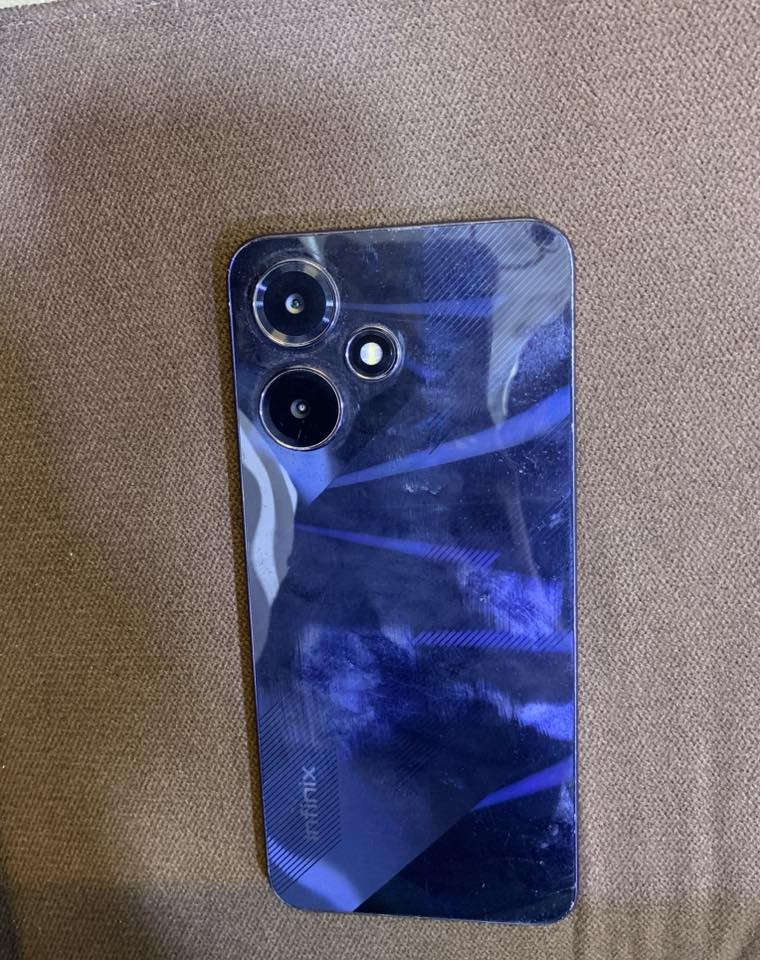 من رخصت أدمن عندي هوت 30 بلي ذاكره 64 وياه شاحنه سعره 75 مكاني رمادي متواجد واتساب ***********
