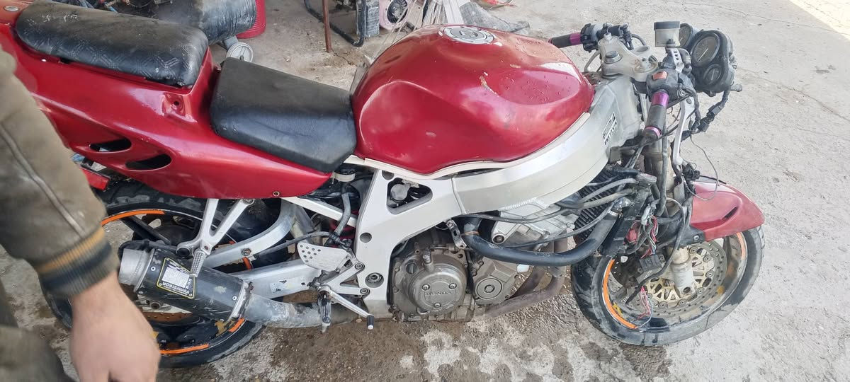 دفل 919 شغاله محرك حلو بيه صوت بل كير ماماثر للمراوس فقط بهارلي شعندك نزل
***********
