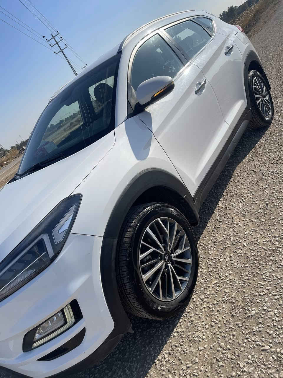 السلام عليكم 
للبيع توسان خليجي شركه الكاصد 2020 رقم بابل بسمي مكفوله من كلشي كير محرك شرط مامفتوح حداديه صدر تخم تاير جديد.
مواصفات 
بصمه تشغيل بصمه أبواب 
حساس امامي 
مري شفط 
خمس عدسات 
كشنات جلد كهربائي 
ماشيه 64
مكان بابل الحله الاستفسار عن السعر 
***********
