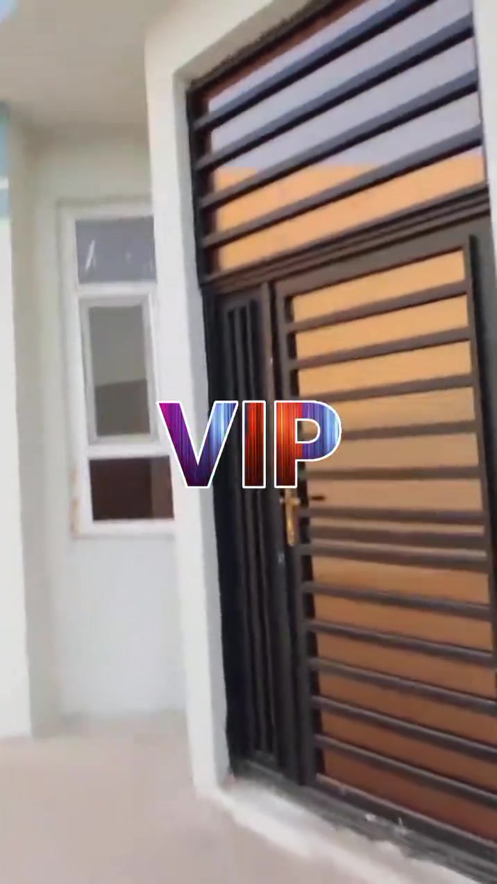 السلام عليكم اعاده النشر بسبب الوعود الكاذبه بـيت مساحه 300 (ViP)قريب على شارع 30 بلوك 56 دار 15للئيجار فقط 
ملحقات تانكي وسخان 
مجاري كامله كهربأ قيد تنفيذ تبليط قيد تنفيذ سعر حسب المده الستفسار على  رقم ***********
