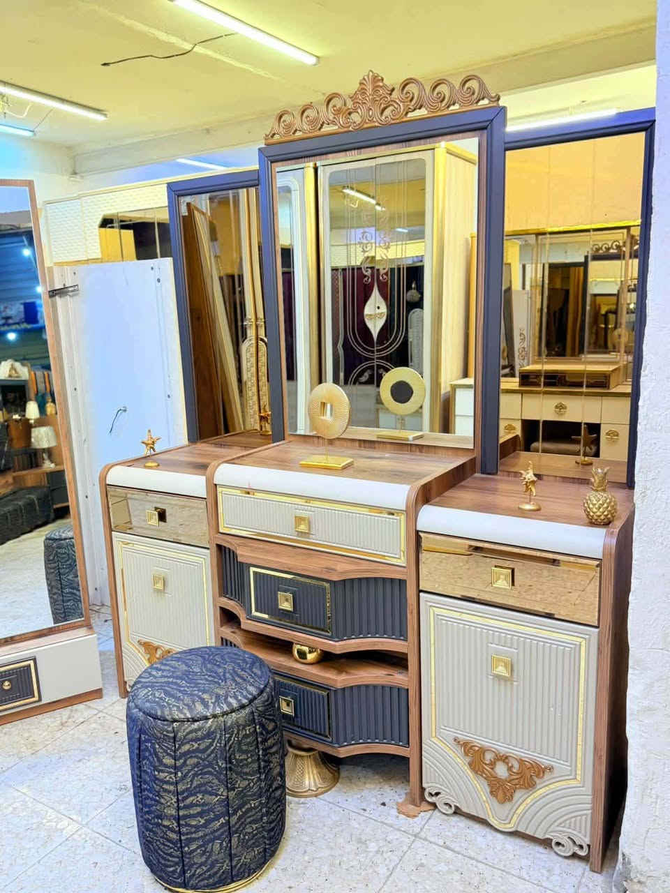 ✨ غرفة تركي  اصلي صبغ حراري  11 قطعة ✨
نظام ابواب بروفايل فاخر
سرير مخزن جك 
 ضهر بلوك
 جام برونزي 
 قماش وتر بروف أصلي
 سرير مخزن جك 
✨ نظافة 90/💯
شد ونقل مجاني داخل بغداد
توصيل للمحافظات بأسعار رمزية ***********
