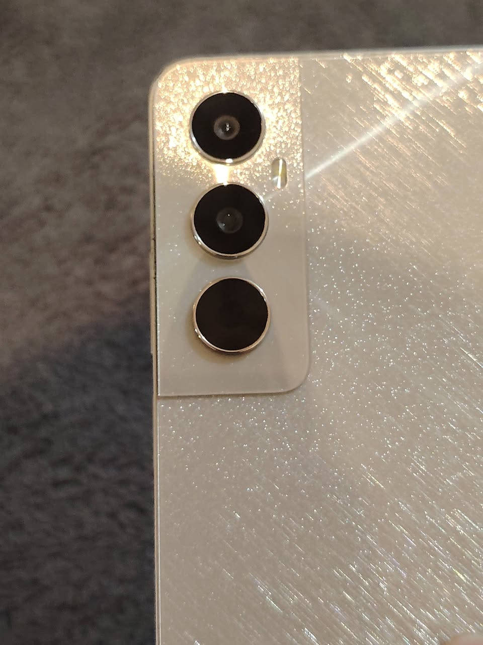 السلام عليكم
تلفون ريلمي سي 65
الضهر لماعي
سماعته فول
شحنه تايبسي
ذاكره 5000 ملي امبير
فقط يرادله شاشه سعره 25 الف
السعر 60 الف وبي مجال للطيبين
يوجد توصيل. للحجز والاستفسار ***********
مكاني بغداد المنصور تحياتي للجميع ❤️🌹.
