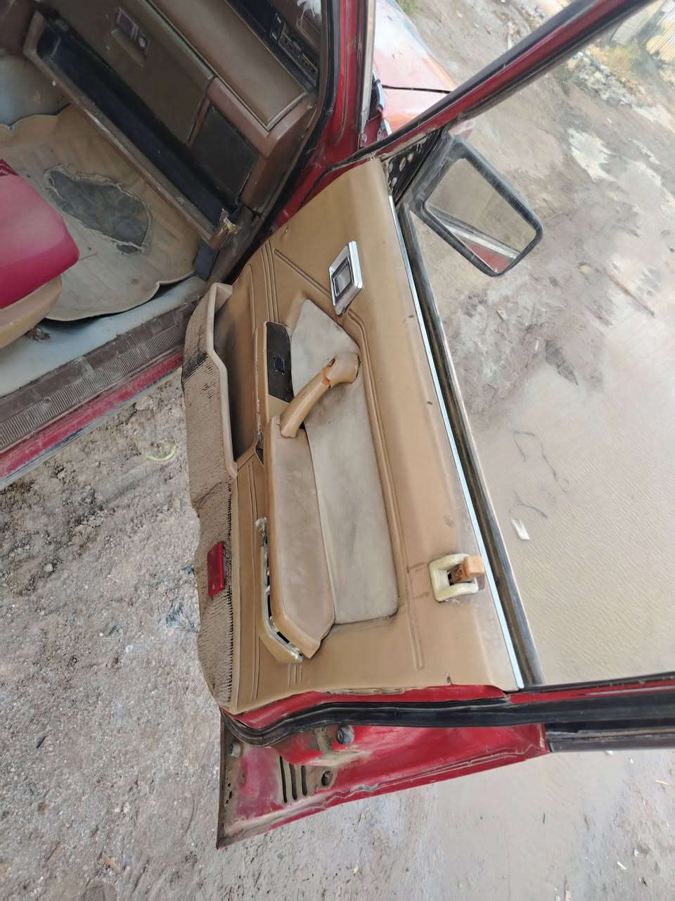 السلام عليكم  سوبر موديل 85 مكينه 2500 سنويه لل 30 رقم دولي بغداد بسمي السياره جاهزه مكينه كير حداديه تخم تاير  السعر ٣٠ وبيها مجال للتوضيح السياره بيها خياس مكاني ناصريه سوق الشيوخ للتواصل ***********
