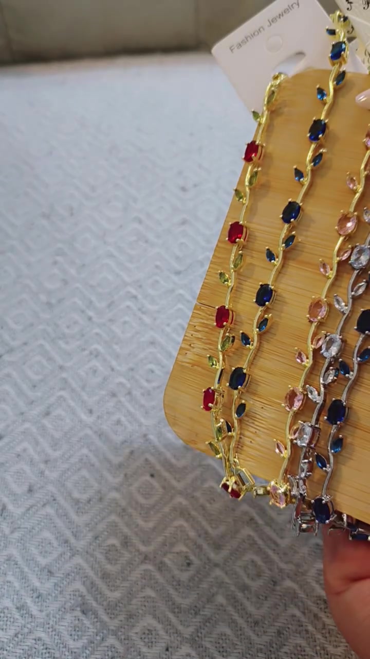 اكسسوارات العيد
سوار التوليب + قلادة البجعة +دكم (ازرار)


**إذا كنت صاحب هذا الإعلان وتريد حذفه لأي سبب، رجاءا أرسل رسالة إلى الدعم الفني**