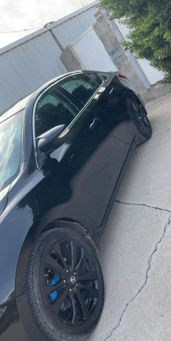 نیسان ئاڵتیما ٢٠١٧ مواسەفات Sv پڵەس سپەیشەڵ بەسمە و شەغال سڵایت و لایت زینۆی حەدەسەی بیلادSV و تەبرید مەرکەزی، سەیارەکە هەموو گیانی بەشەرتە پشت و پێش کەپس ، دەعمێکی خەفیفی هەیە دۆسە و چامڵغی لای سەیاقی هەیەتی لەگەڵ ئێرباگی سوکان و شانی لای سایەق ، کارتێکیشی پێویستە بۆ کەمێک دەرکە و چاملغی لای سەکنی پشتەوە ماباقی دیکە هەموو گیانی بەشەرتە بێ تەقە و ڕەقە و کارەبایاتی هەموو بەشەرت 
نرخی ١٣٠$ معامەلە
گۆرینەوەش دەکەم گەر بە دلم بیت
*********** أربيل, العراق
