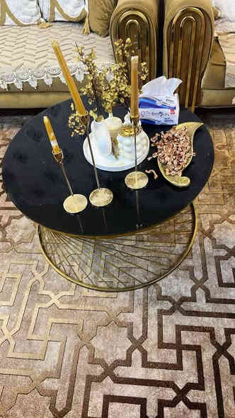 غرفه مليون 100 
والغرفه مال جهال 300 
المرايه مدخاليه 100
 الطبلات 90
 التخم 800
الميز طعام 100
ميز تلفزيون 100

*********** مكانهن بالشقق مال الصحة
