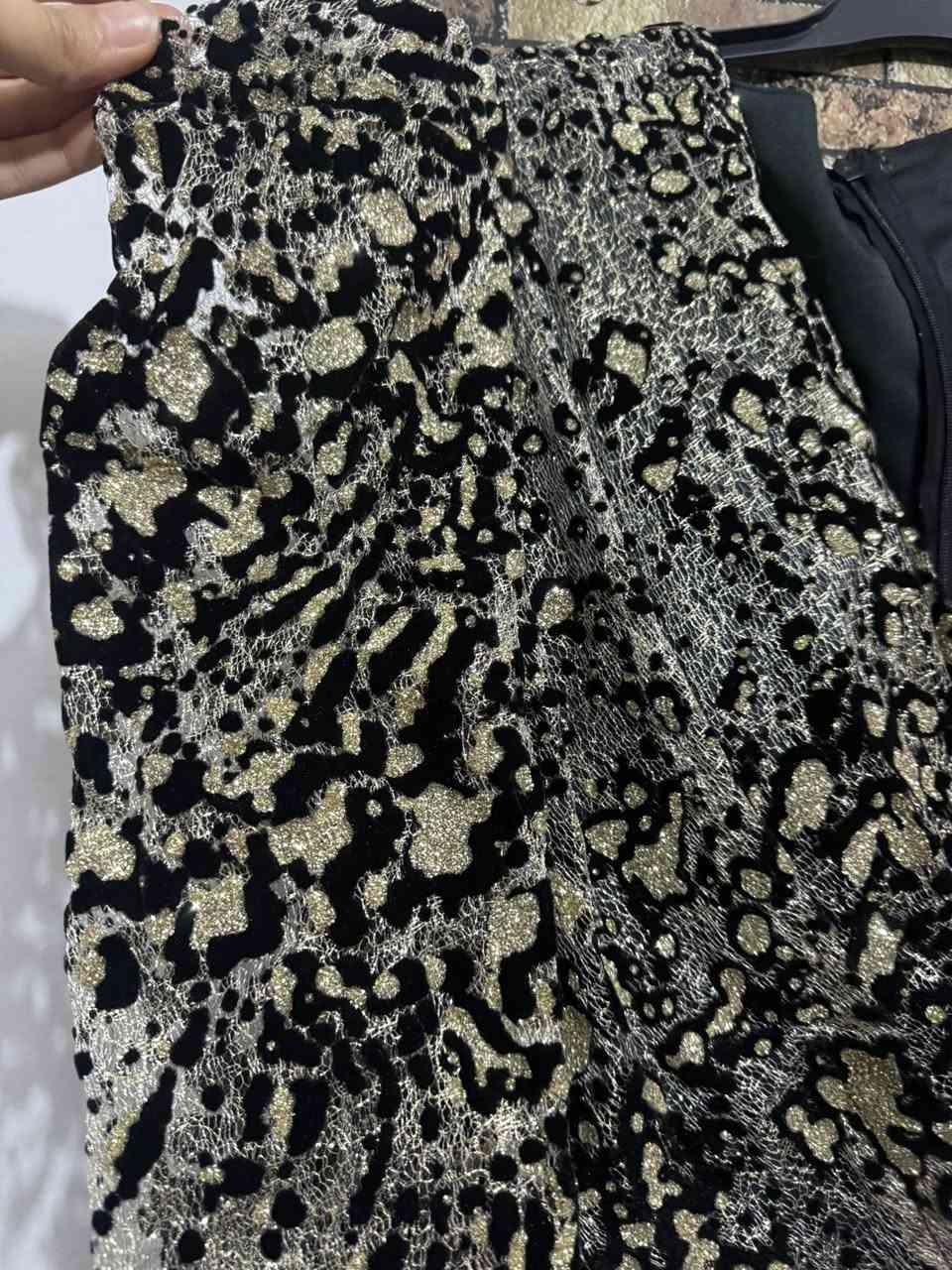 السلام عليكم
فستان تايكر
قياس 42 
فستان واضح الردن شفافة ولكن الفستان بي بطانة وبي جاكة لف
اريدة ب20 
مكاني بغداد وتوصيل لكل مكان


**إذا كنت صاحب هذا الإعلان وتريد حذفه لأي سبب، رجاءا أرسل رسالة إلى الدعم الفني**