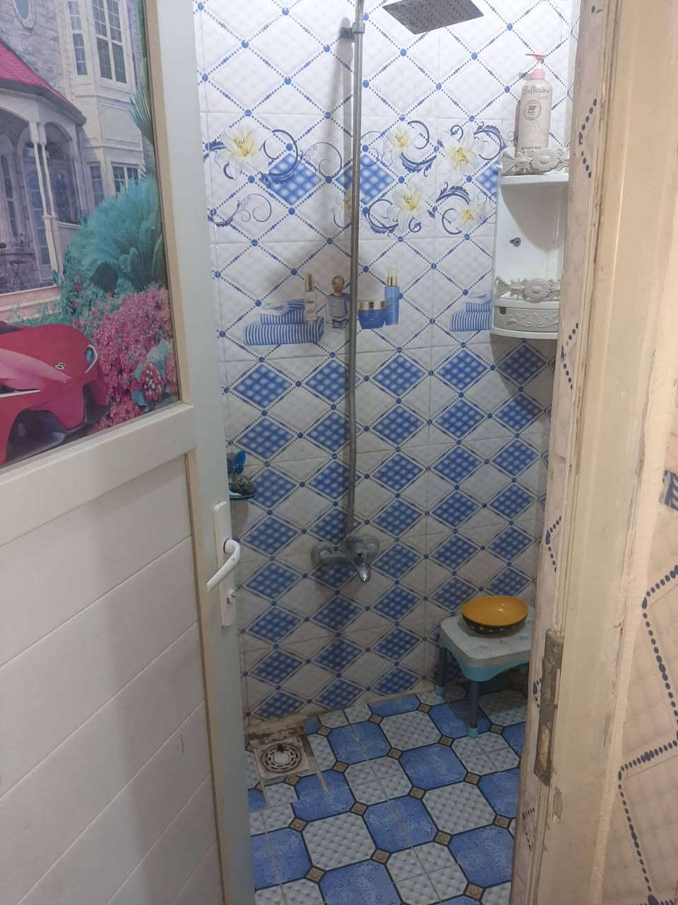 سلام عليكم بيت للبيع المحوديه حي ابو شمع بيت متكامل من جميع الخدمات طابو زراعي قريب ع سوك سعره 32 وبي مجال ‏‪***********‬‏
