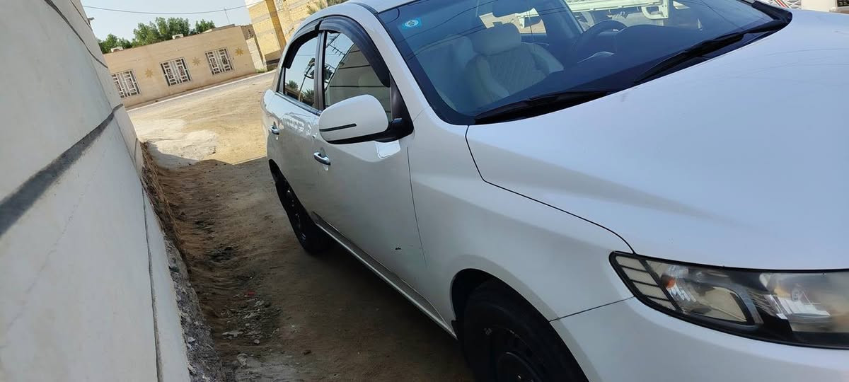 البيع سيراتو ١٣
رقم بغداد بسمي
مدار ثاني يوم
فول مواصفات
فتحه
مري شفط
تحكم بل سترين
كامره خلفيه
تخم تاير جديد 
سياره مكفوله عده بارد باب الخلفي موضح بل صوره
الاستفسار خاص او ***********
***********
السعر ١١٧ وبيه مجال
مكان السياره سماوه رميثه
