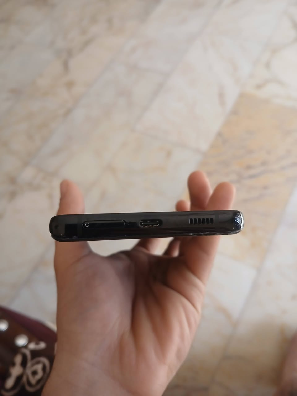 Galaxy S21 Ultra 5G
للبيع مكاني بغداد الزعفرانيه 
ذاكره  256  عشوائيه ١٢. 
الكاميرا  100×.
90  فريم ببجي .
مواصفاته معروفه
 عربي شريحتين 
ويا شاحن سريع 45واط 
بدون كرتونه الجهاز مبدل بي شاشه
 اصليه ومعروف سعرها شكد ب ٣٠٠ 
وبي شخط بالشاشه مايبين بالتصوير  والضهر ايضا مثل  ماموضح  بالصور
قفله من الاخير 250

التواصل  ع واتس
 ***********
