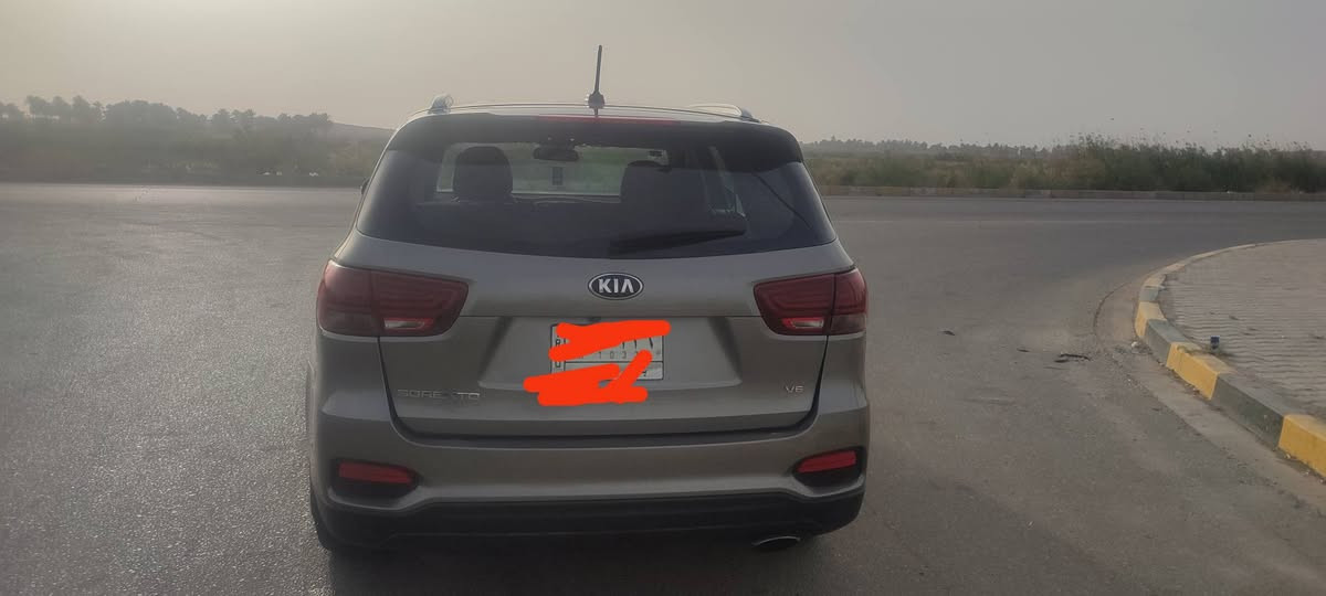 السلام عليكم 
سورنتو وارد امريكي 
6سلندر 
7 راكب 
موديل 2019
 لون رصاصي غير محدد
گير 8نمر 
 أربع وضعيات قيادة سمارت ايكو كوفورت سبورت
رادار جانبي 
اشاير مري
مكينة GDI 
ويل 17 
تخم تاير جديد 
باتري جديد 
تبريد فول 
رقم بغداد باسمي
للتواصل والسعر *********** اتصال او واتساب او ماسنجر
