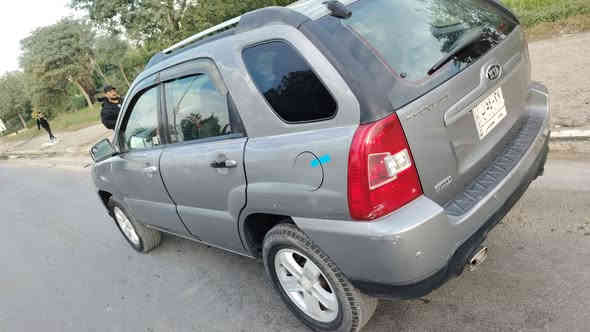 السلام علیکم كيه سبورتج 2009 سيارة  جاهزة من كلشي بس بيها جراد مكينه 6V السعر 105 مكان السيارة دورة ابودشير هاتف ***********
