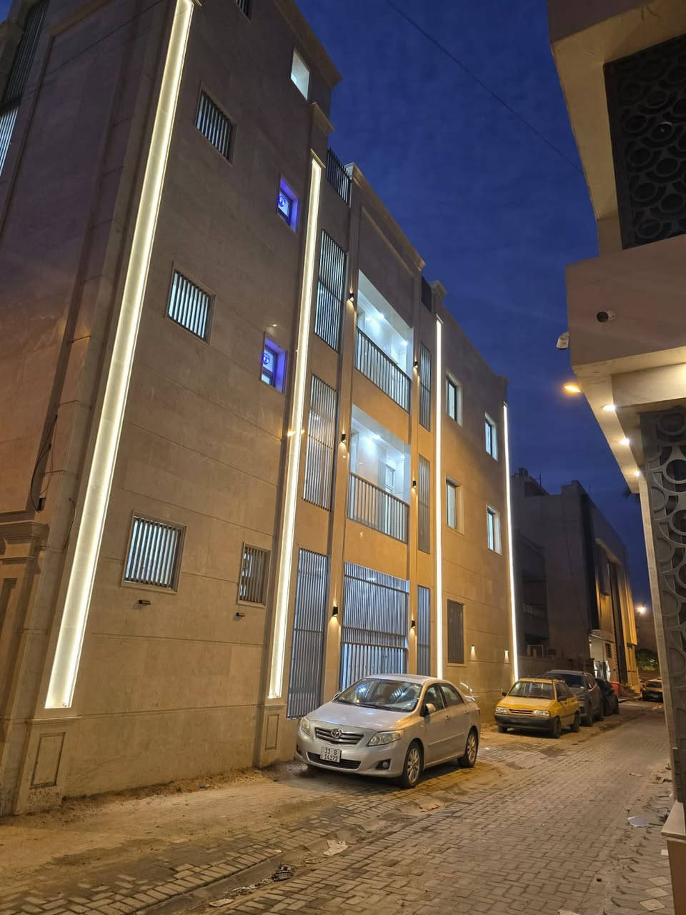 للإيجار في الحارثية خلف مستشفى الأميرات  🏠✨

📐 المساحة: 120 متر

🏢 وحدات سكنية

🛏 التفاصيل:

غرفتان نوم

مطبخ

صالة

خدمات

لوندري

📍 الموقع: الحارثية

📞 للاستفسار أكثر:666 100 50 078 

مراجعة مكتب أرض القناة أو الاتصال عبر الرقم التالي  666  100   50  078
