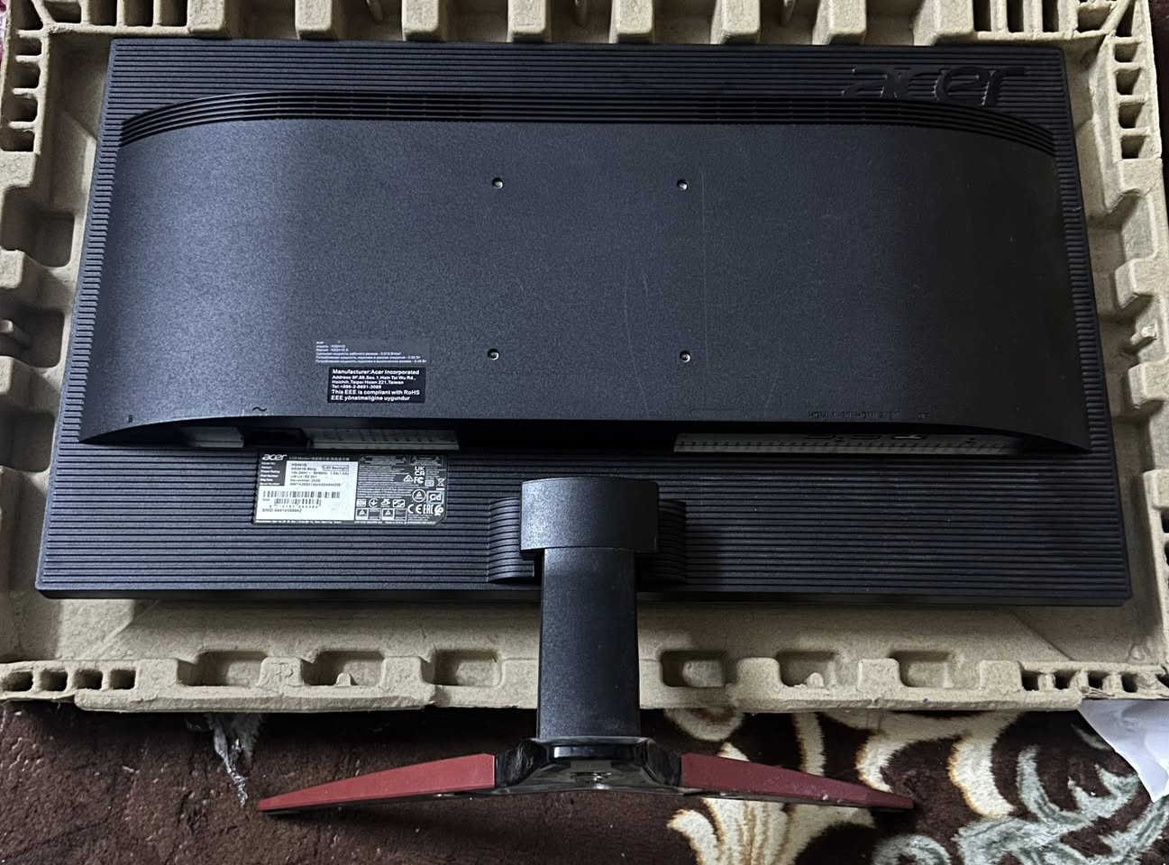 شاشة acer kg241Q للبيع
مواصفاتهة 
FHD 
0.5ms سرعة الاستجابة
165 هرتز
حجمهة 23.6 
وتدعم Free sync
البنل مالتهة TN
اخوان الشاشة مابيهة ديد بيكسل ولا اي شي وشغالة تمام التمام بس تحتاج تنظيف لان متروكة 
سعرهة 130 الف 
مكاني بغداد الدورة 
ماعندي توصيل 
واتساب ***********
