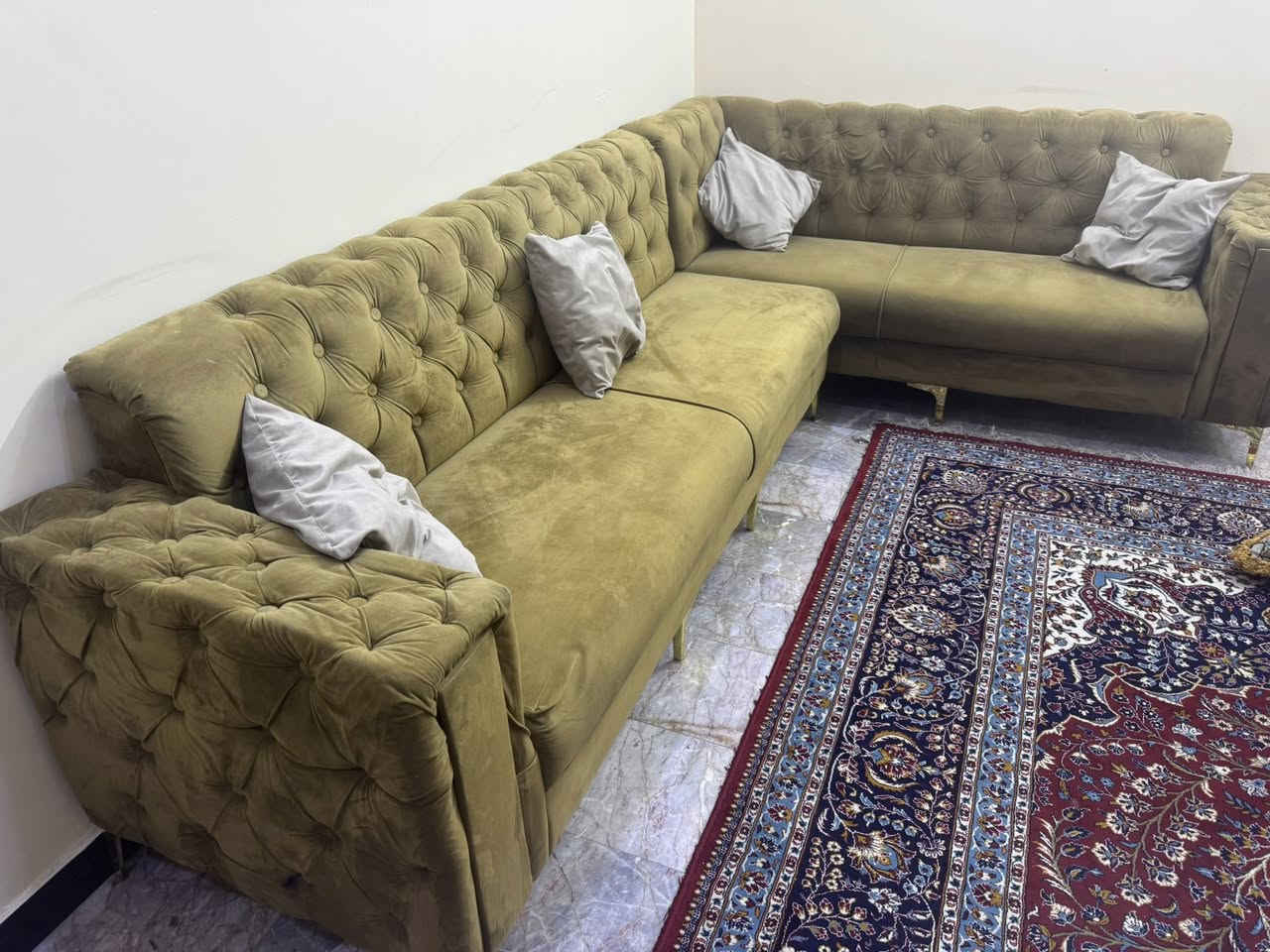 تخم اخو الجديد كلشي ما بي
بغداد الكماليه ***********
سعر 175
