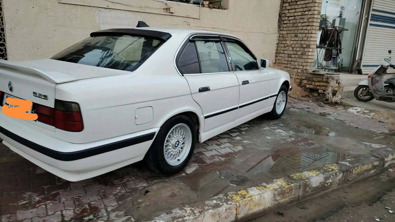 بي ام موديل ٩١ مكفولھ عام باسمي رقم نكليزي بغداد كير مكينھ حداديھ تخم تاير كھرباءيات كلھا شغالھ لسعر ٥٠ وبيھا مجال للاستفسار ***********
