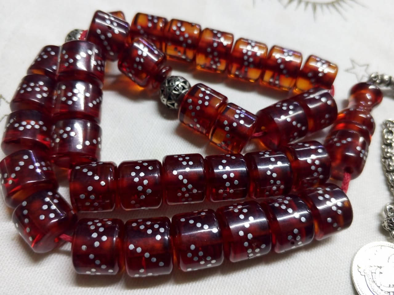 خليلي عينك ع المميز...وجيبها اذا فيك اتجيبها...
يااااجبااااررر...يااارررزززاااق...
مثل كل ليلة، اجلس وحيدا مع كنوزي
وكل خمس دقائق أضحي بأحد منهم...

اذاعم اتدور ع ختيارة والشيب مغطى رأسها شفلي هالشوفة 
وادعيلها الله يطول بعمرها  من القطع النادرة والمتحفية
مسكي شهد العسل الزعفراني انتيك خام قديم خراطة تسعينية منزل فضة عيار عالي قطع عربي 33حبة مزينة بطقم فضة حلبي  محمول شيوخ الله يهني صاحب النصيب 

#الشمالي طرطوس المدينة تاجر شنطة 
#ابوحيدر0990433674 وااتس/0991980690
فضلا وليس أمرا تعليق نقطة دعاء مشاركة مباركة دعوة 
ولكم جزيل الشكروالامتنان...


**إذا كنت صاحب هذا الإعلان وتريد حذفه لأي سبب، رجاءا أرسل رسالة إلى الدعم الفني**