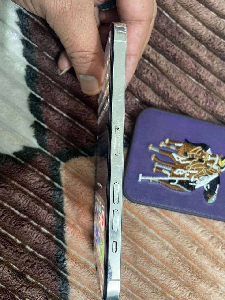 آيفون ١٢برو ماكس 
ذاكره ١٢٨
بطاريه ١٠٠
مبدل شاشه 
مبدل بطاريه 
فيس ايدي شغال 
تك سيم 
السعر ٣٠٠الف 
واتساب ***********
