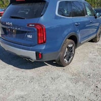 كيا تولرايد موديل 2023 رقم بغداد فول المواصفات بصمه شاشةمنتصل  كامره ت...