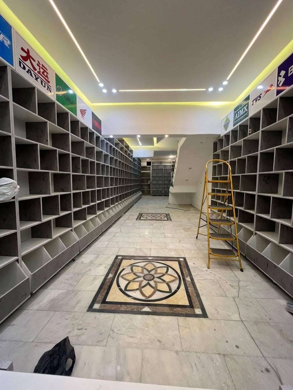 العروض راح تبقه ويانه نفس ماحبيتو✅✅ 😍😍😍
معرض ركن السلام 
خلي مطبخك متميز ومختلف وسعر المتر بس 200 الف 
وتصميم الي تريده وعدنه عروووض سلال 2 هديه
: جميع القياسات 
 وعند وصول الطلب ولم تكون الدقة100/100 كل ماعليك هو 
ارجاع الطلب
نوعية الخشب MDF (ام دي اف) 
جودة المواد تركيا حصراً 🇹🇷 نكرر تركي 🇹🇷 لا إيراني ولا صيني
والي يحب ايشرفنا بزيارة المعمل🤝🏼
 ويتأكد من نوعية المواد ودقة الاداء أهلًا وسهلاً بي🤝🏼
موقعنا قلعه سكر شارع الكواضمه قرب امجد القيسي
للحجز والاستفسار مراسلة الصفحة او الاتصال على الرقم التالي 
واتساب***********
***********
#ديكور #فاترينات #صيدلية #كوزمتك #رفوف #ديكورات #ديكورات #صيدلية #صيدليات #فاترينا #فاترينات_mdf✅🪼#ديكور #فاترينات#مطابخ #رفوف#اخشاب#صيدله #ديكور_صيدليات ##فاترينه
